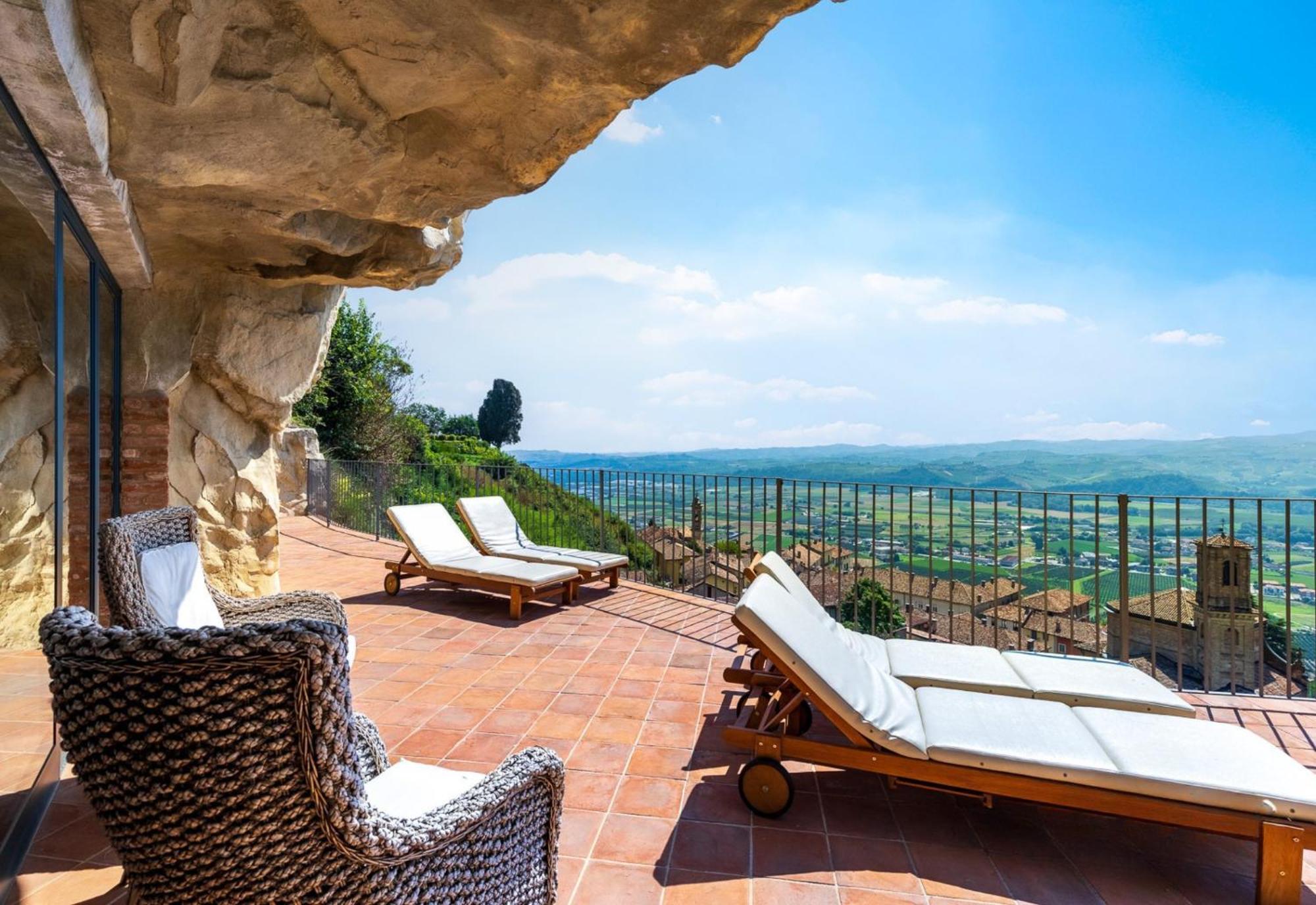 Castello Di Guarene Hotell Exteriör bild