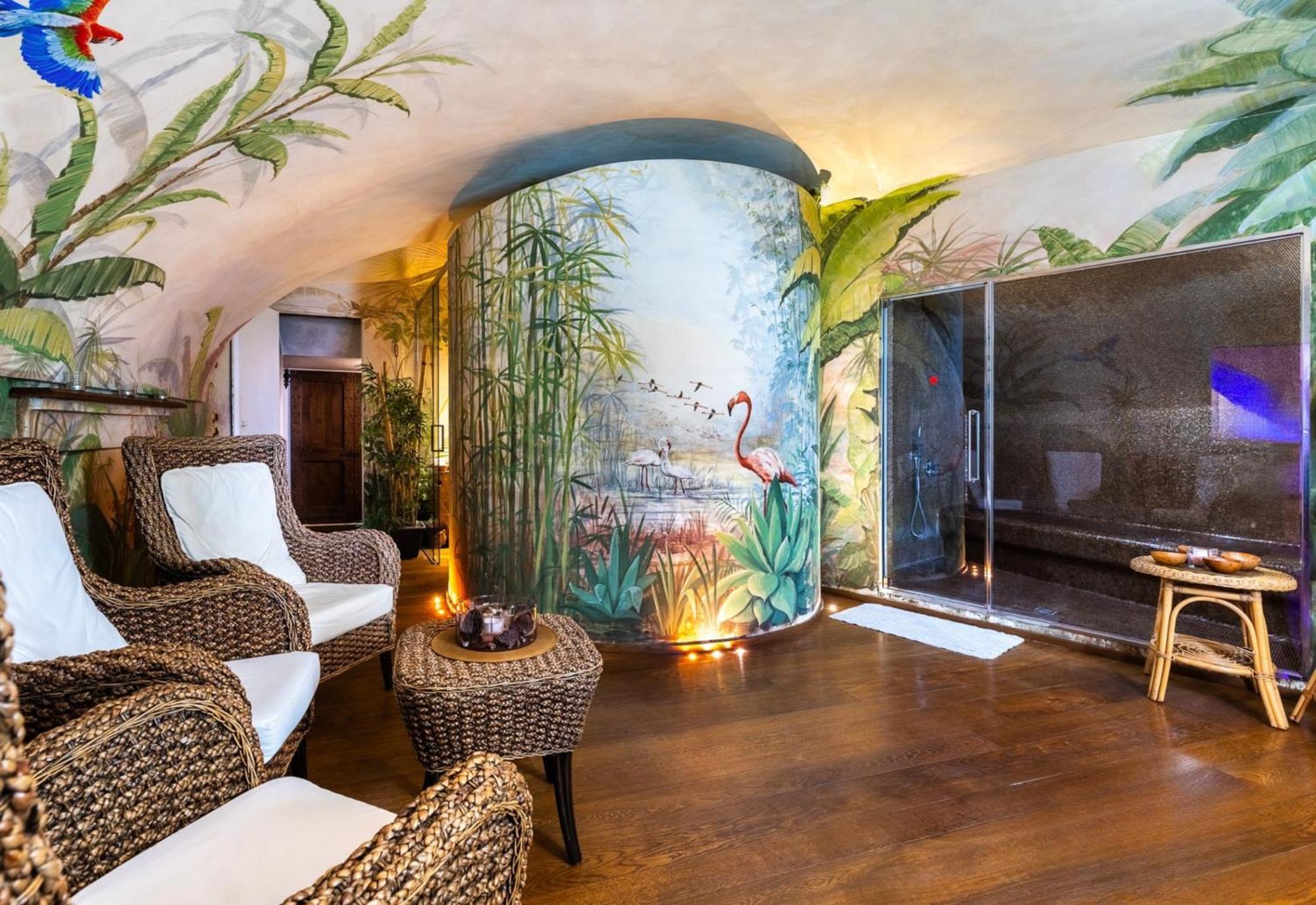 Castello Di Guarene Hotell Exteriör bild