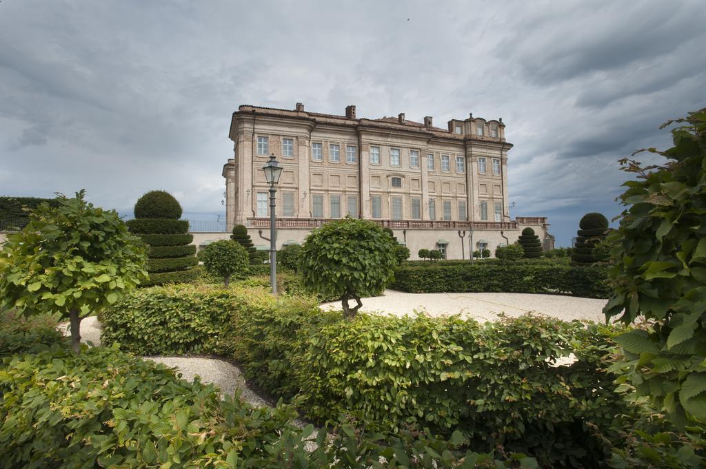 Castello Di Guarene Hotell Exteriör bild